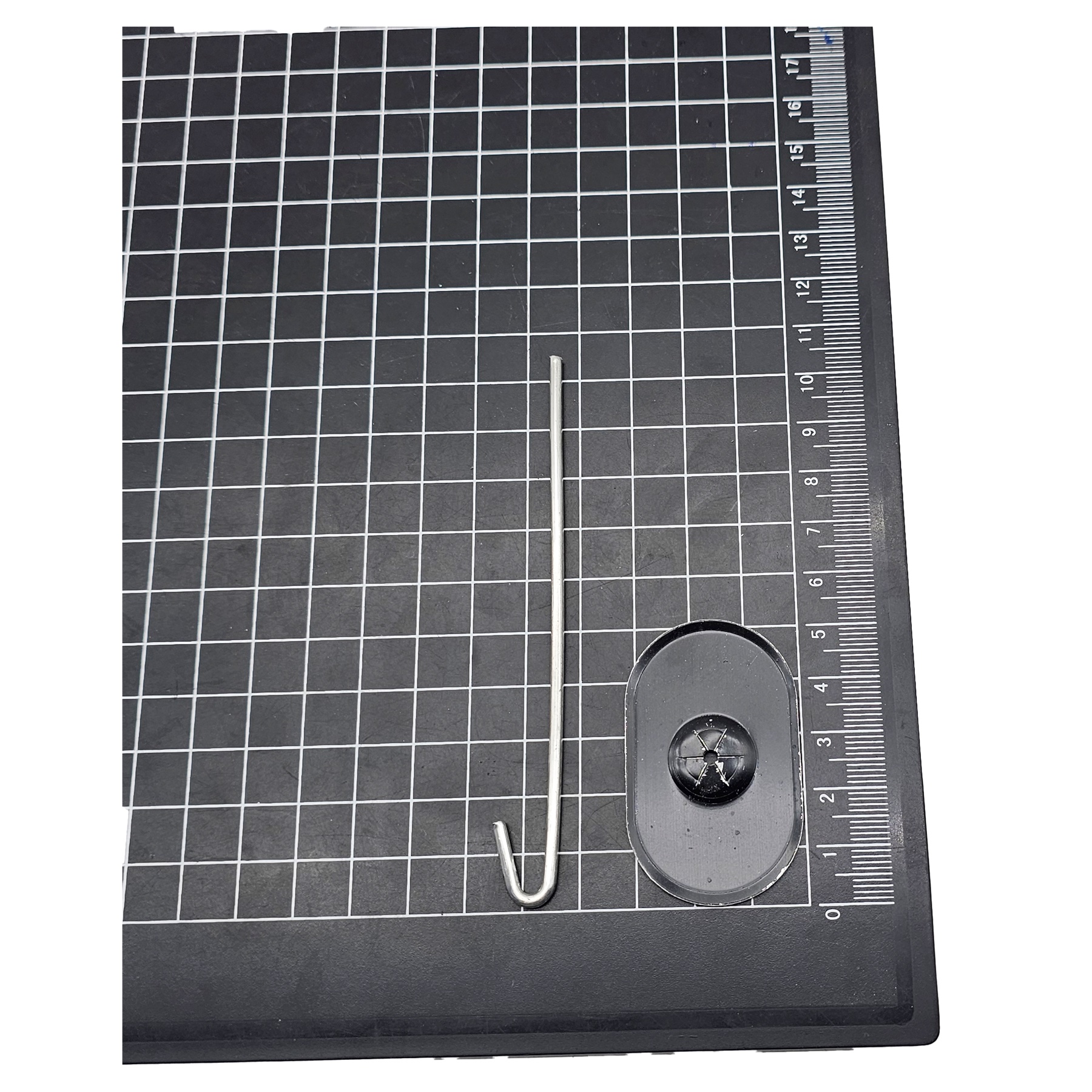 Real solar mesh clip measurement detail with hook wire retaining washer and grid